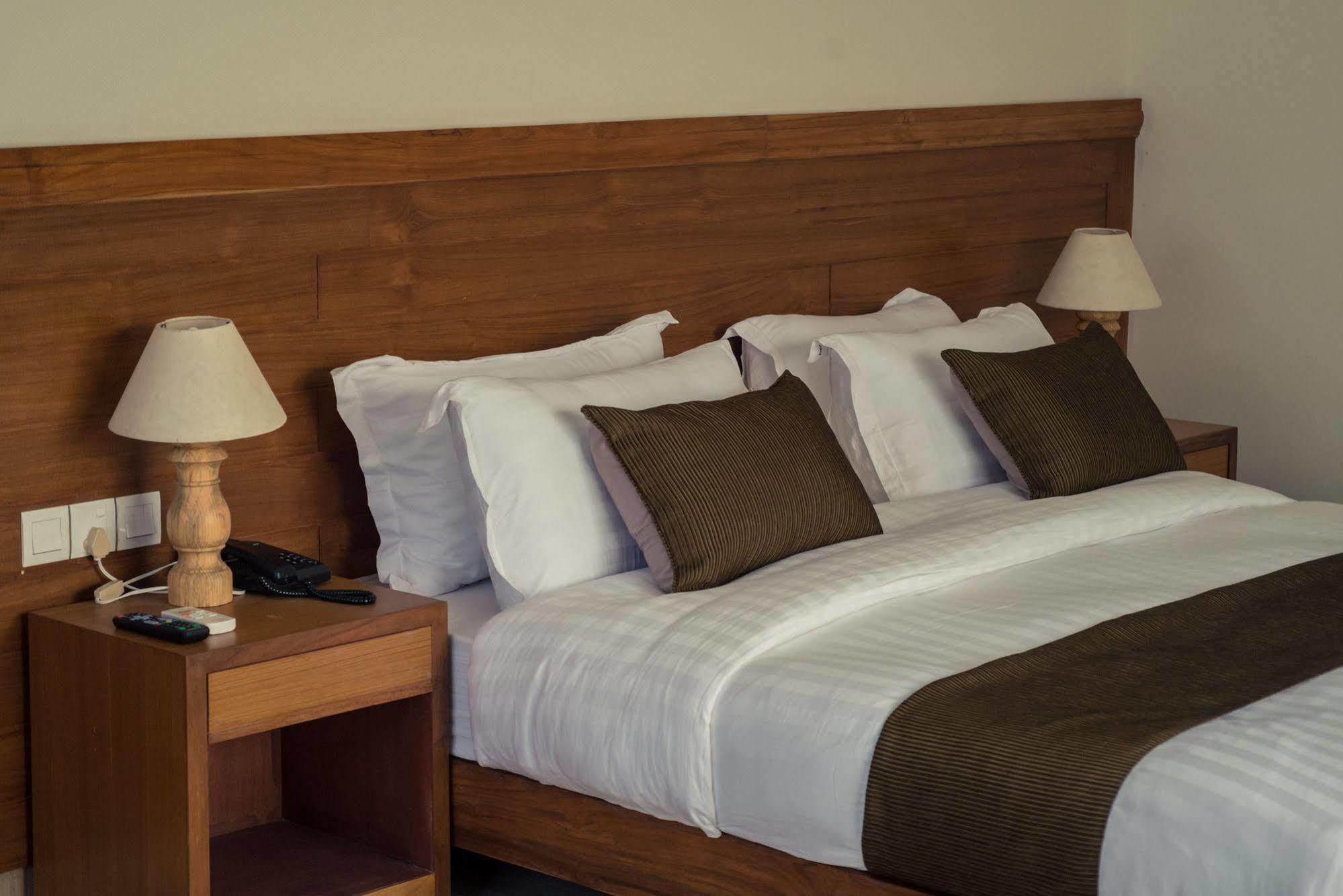 Hotel Mountain View - Lakeside Pokhara Ngoại thất bức ảnh
