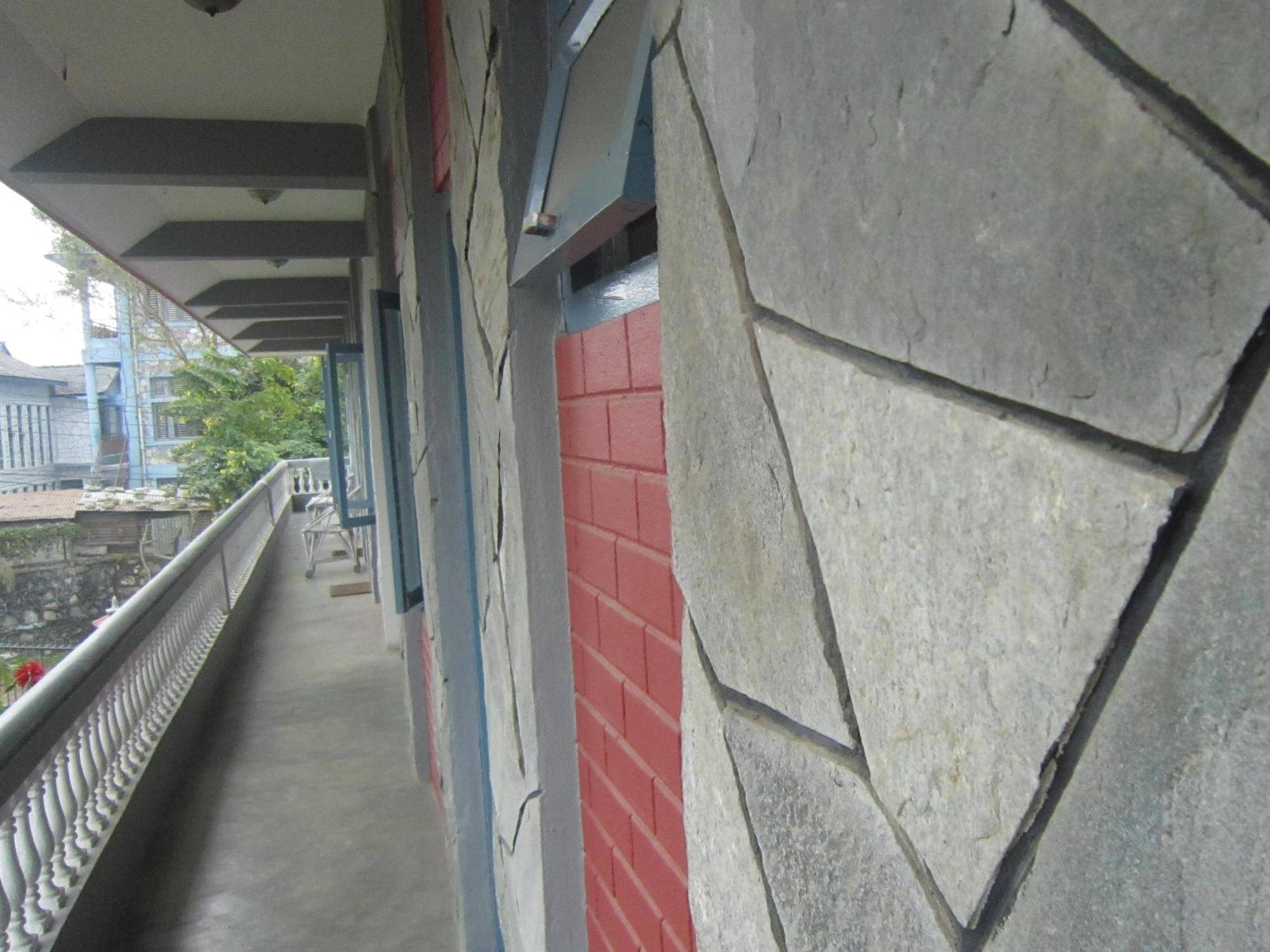 Hotel Mountain View - Lakeside Pokhara Ngoại thất bức ảnh