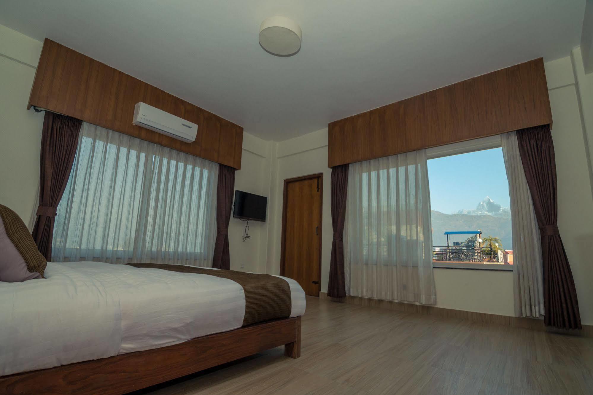 Hotel Mountain View - Lakeside Pokhara Ngoại thất bức ảnh